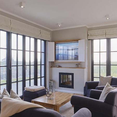 Reetland Am Meer - Luxusplus Reetdachvilla Mit 4 Schlafzimmern, Aussensauna, Loungebereich Und Kamin G07 Dranske Kültér fotó
